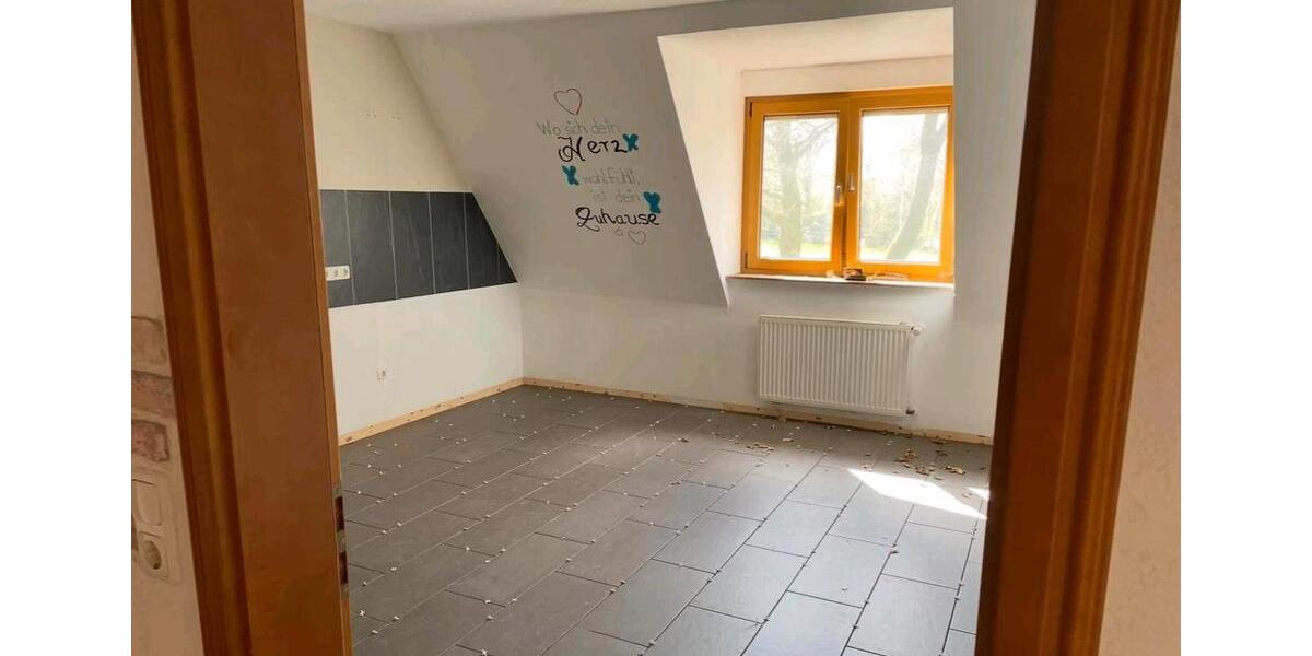 Dachgeschoßwohnung Friesoythe - 5 Zimmer, 160 m&sup2;, 1.450&euro; | Angebot:26499206