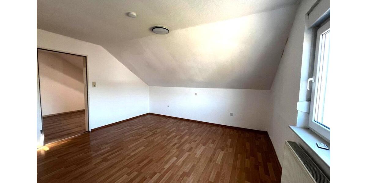Dachgeschoßwohnung Bösel - 3 Zimmer, 75 m&sup2;, 520&euro; | Angebot:26177640