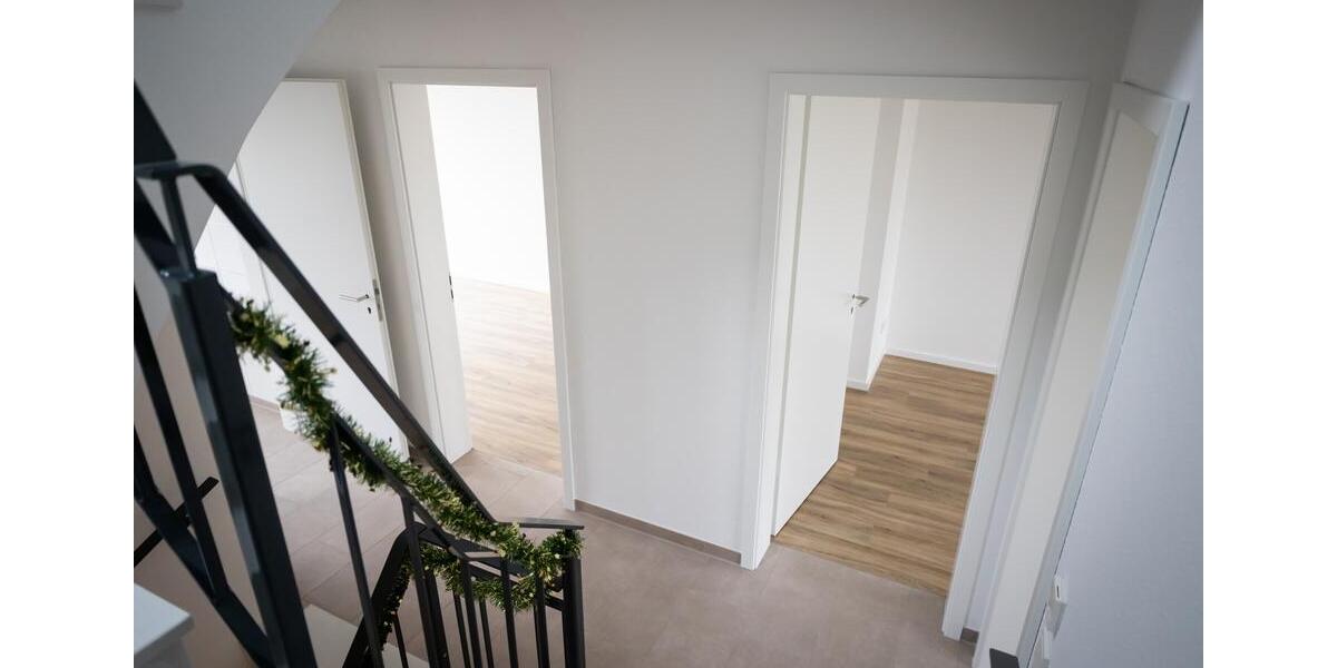 Reihenhaus Edewecht - 6 Zimmer, 122 m&sup2;, 1.680&euro; | Angebot:24992121