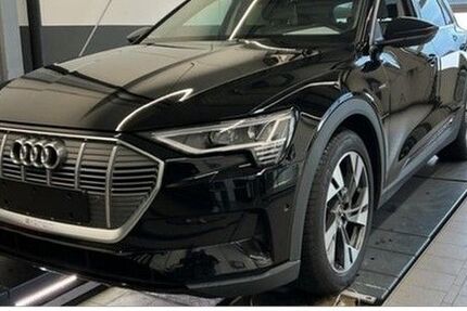 Audi e-tron 24.592 km 39.979 &euro; Oldenburg 26135