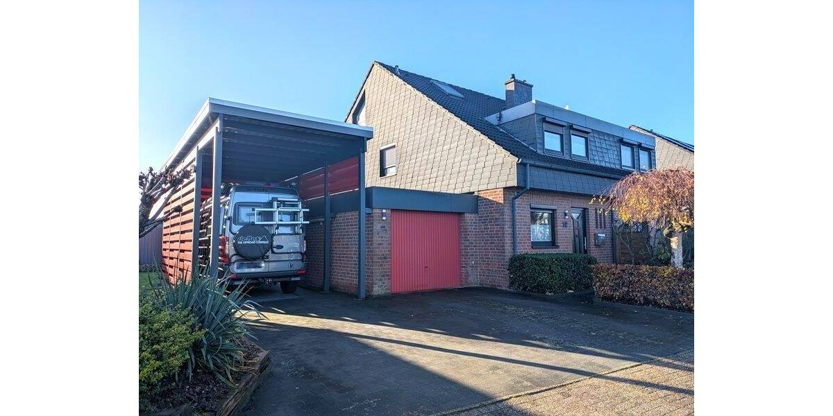 Moderne, gepflegte Doppelhaushälfte mit Garage und Wohnmobil-Carport ! 5 zimmer