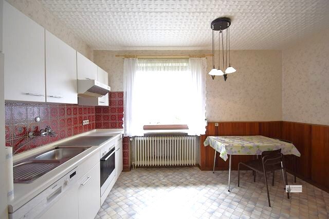 EFH für eine 4 köpfige Familie + Garage + Wintergarten + ausbaubares DG + Garten 3 zimmer