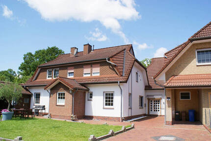Provisionsfrei! Tolle Erdgeschoßwohnung mit großzügigem Garten in Westerstede-Hollriede
