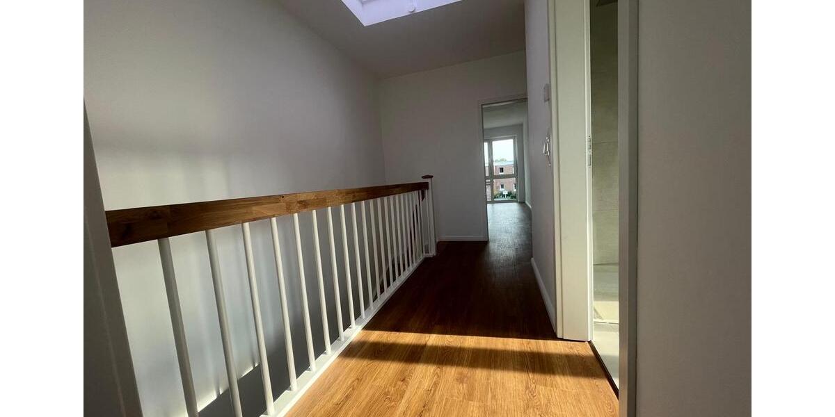 Reihenhaus Oldenburg Etzhorn - 5 Zimmer, 140 m&sup2;, 1.800&euro; | Angebot:25754008