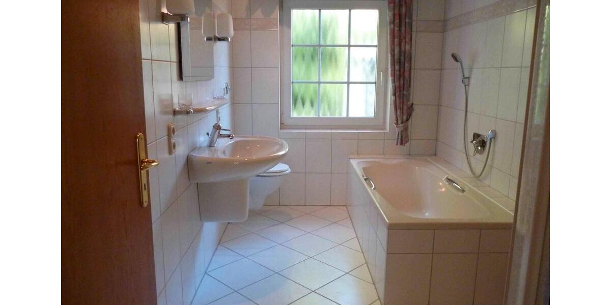 Mehrfamilienhaus, Wohnhaus Wiefelstede - 8 Zimmer, 229 m&sup2;, 390.000&euro; | Angebot:26781572