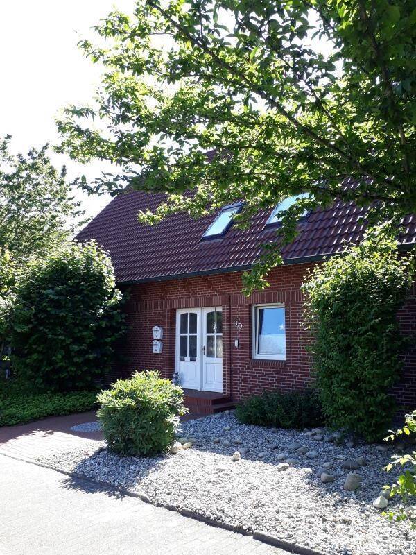 Erdgeschoßwohnung mit Terrasse und kleinem Garten!