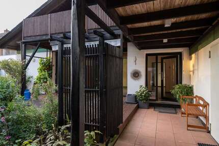 Haus zum Kaufen in Oldenburg 389.000 € 141.58 m² 5 zimmer