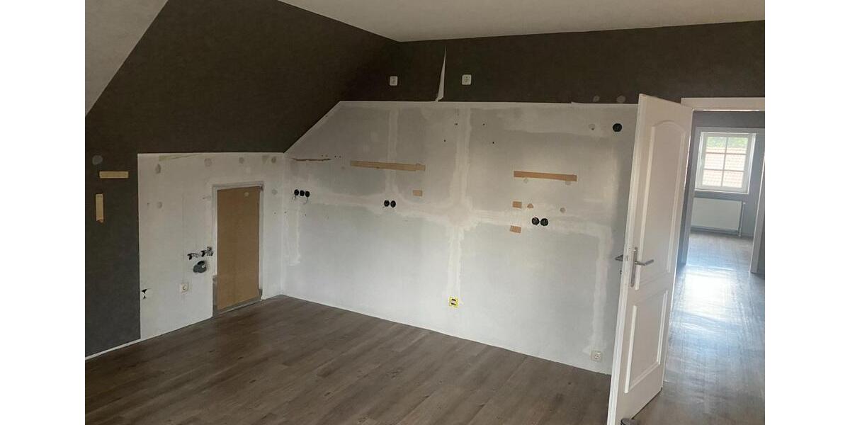 Dachgeschoßwohnung Varel - 3 Zimmer, 101 m&sup2;, 800&euro; | Angebot:25172482