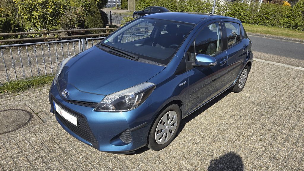 Toyota Yaris 130.500 km 7.900 &euro; Oldenburg 26125