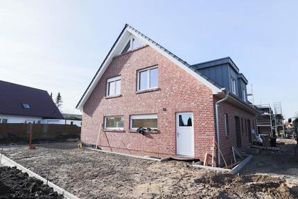 Frisch fertiggestellt: Stilvolle Doppelhaushälfte in Top-Lage 4 zimmer