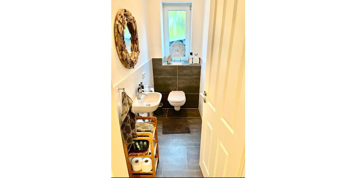 Erdgeschoßwohnung Delmenhorst Bungerhof - 4 Zimmer, 132 m&sup2;, 1.300&euro; | Angebot:25259276