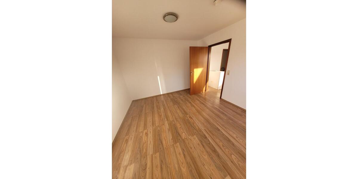 Dachgeschoßwohnung Delmenhorst Deichhorst - 2 Zimmer, 50 m&sup2;, 420&euro; | Angebot:25655111