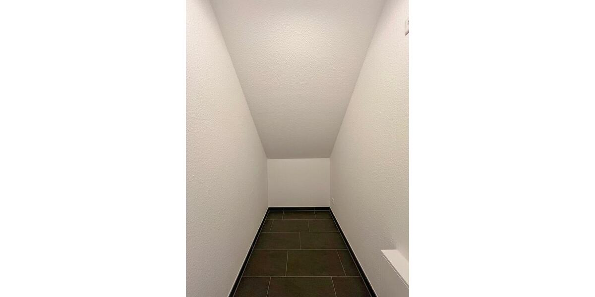 Dachgeschoßwohnung Edewecht - 2 Zimmer, 60 m&sup2;, 680&euro; | Angebot:26663657