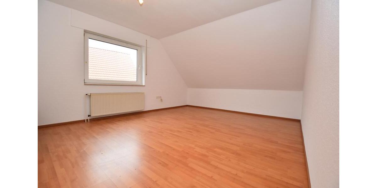 Dachgeschoßwohnung Friesoythe - 4 Zimmer, 89 m&sup2;, 650&euro; | Angebot:23216939