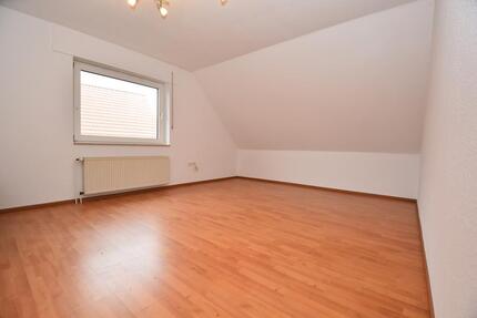 Dachgeschosswohnung mit Garage in ruhiger Siedlungslage in Markhausen 4 zimmer