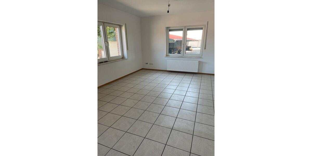 Dachgeschoßwohnung Friesoythe - 3 Zimmer, 140 m&sup2;, 900&euro; | Angebot:25380262