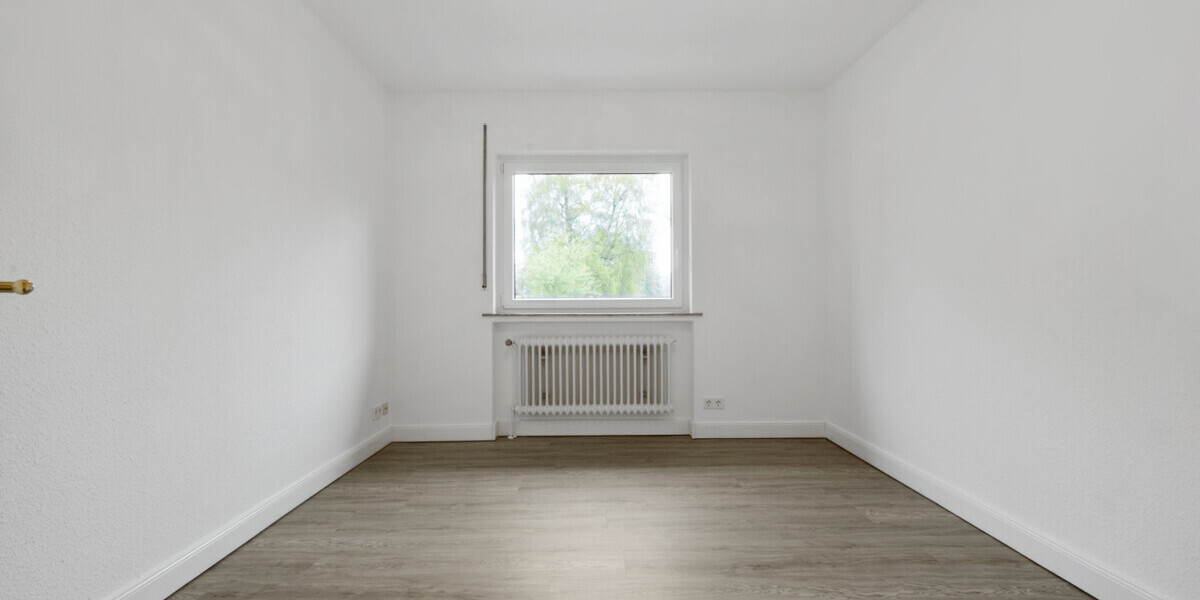 Ganderkesee-Schierbrok Renoviertes Einfamilienhaus in Feldrandlage mit Keller, Garage und EBK - Einfamilienhaus Ganderkesee | Angebot:26366702