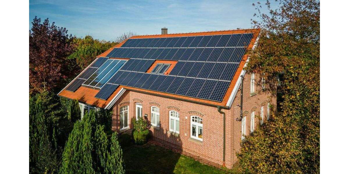 Tolles Wohnhaus mit riesen Garten, plus Lager-Produktionshalle auf sehr schönem Grundstück 6 zimmer