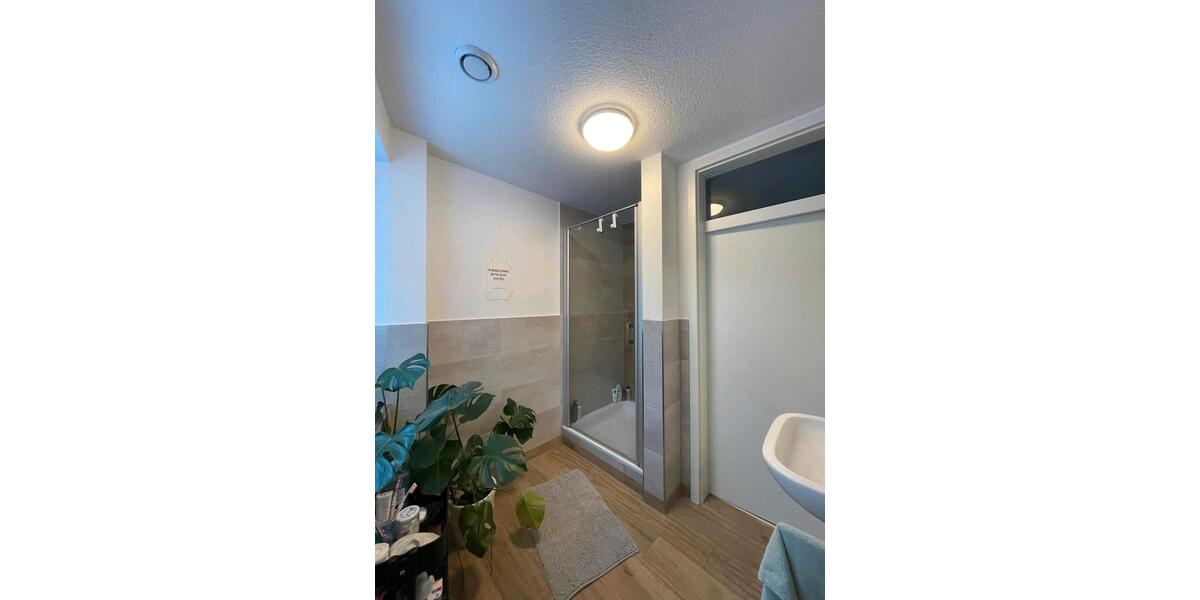 WG-Zimmer in moderner Neubauwohnung 5 zimmer