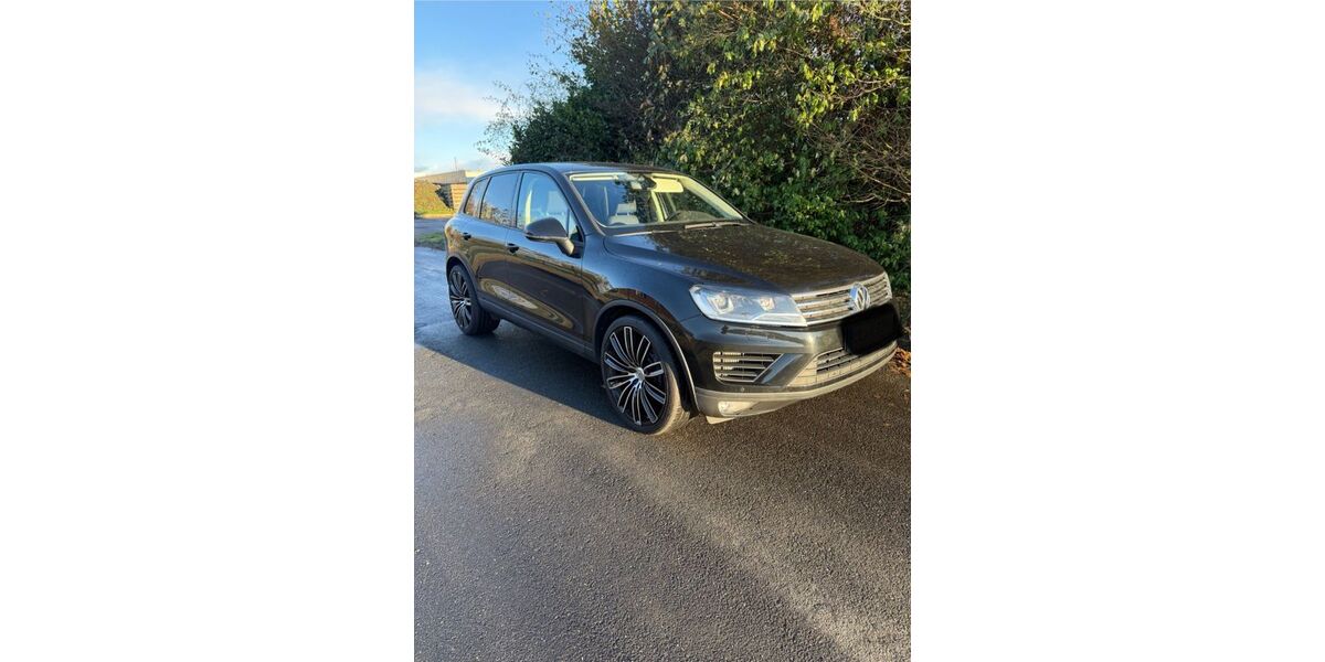 VW Touareg 181.000 km 17.450 € Rastede 26180