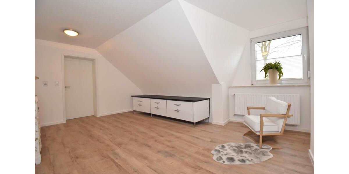Dachgeschoßwohnung Friesoythe - 3 Zimmer, 130 m&sup2;, 790&euro; | Angebot:22616755