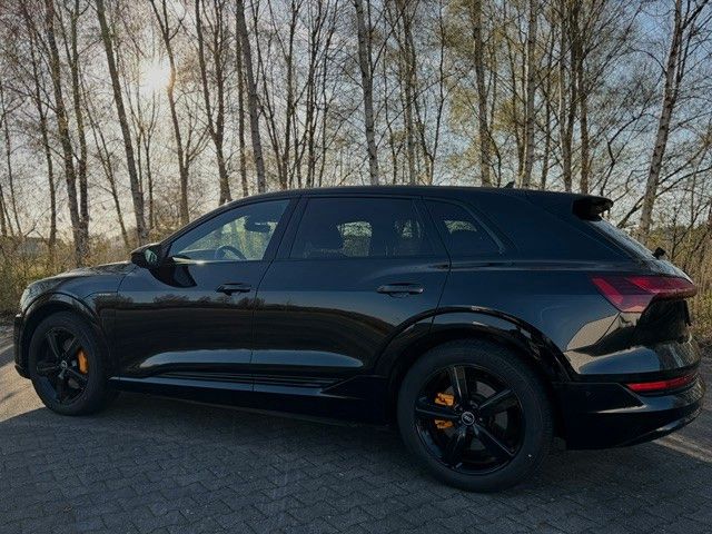 Audi e-tron 46.900 km 28.250 &euro; Varel 26316