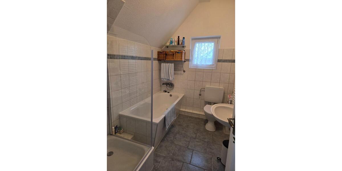 Dachgeschoßwohnung Oldenburg Ziegelhof - 4 Zimmer, 86 m&sup2;, 700&euro; | Angebot:25122116