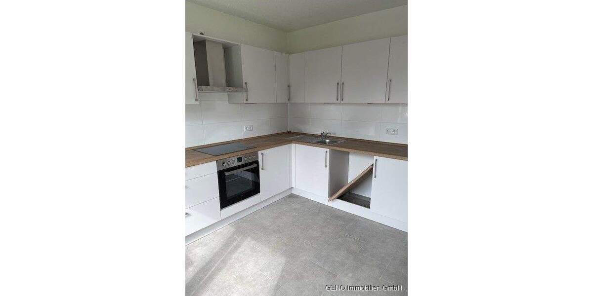 Attraktive Doppelhaushälte zu vermieten 6 zimmer