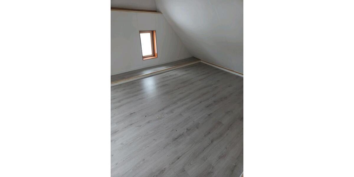 Dachgeschoßwohnung Hatten - 2 Zimmer, 60 m&sup2;, 500&euro; | Angebot:25268100