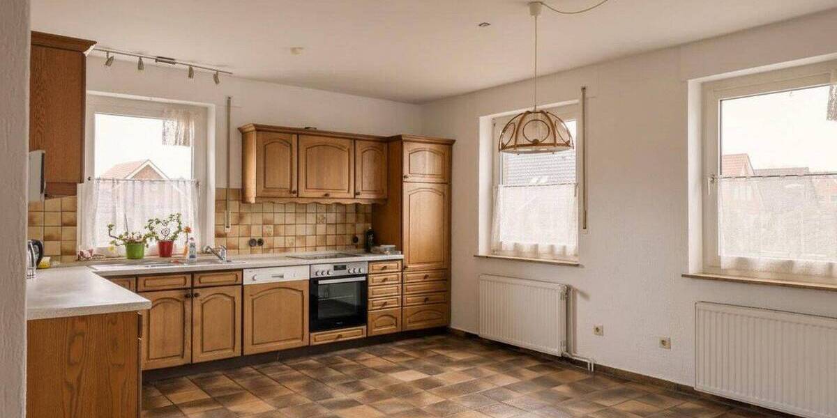 Mehrfamilienhaus, Wohnhaus Varel - 7 Zimmer, 212 m&sup2;, 339.000&euro; | Angebot:26070425