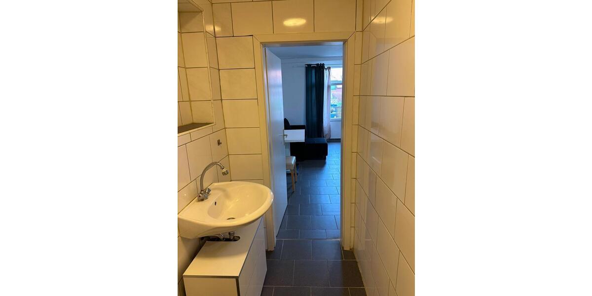 1 Zimmer, Küche, Bad, Terrasse und PKW-Stellplatz 1 zimmer