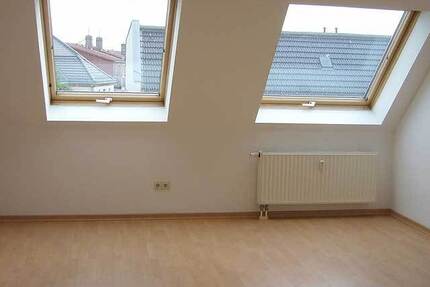 Super Lage...Niedliche DG-Wohnung mit Sonne pur!