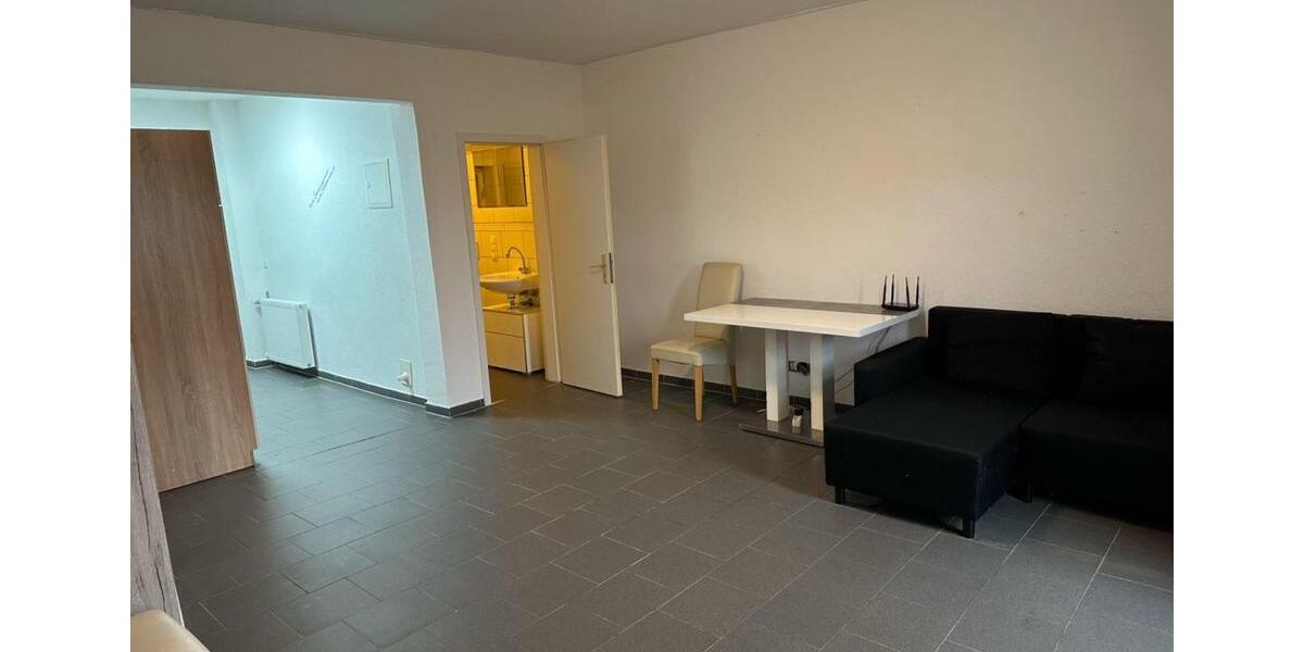 1 Zimmer, Küche, Bad, Terrasse und PKW-Stellplatz 1 zimmer