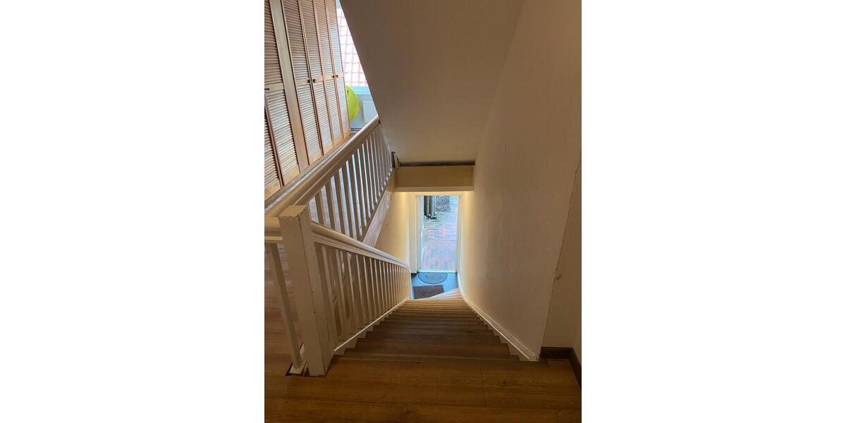 Dachgeschoßwohnung Bad Zwischenahn - 4 Zimmer, 90 m&sup2;, 700&euro; | Angebot:25383144