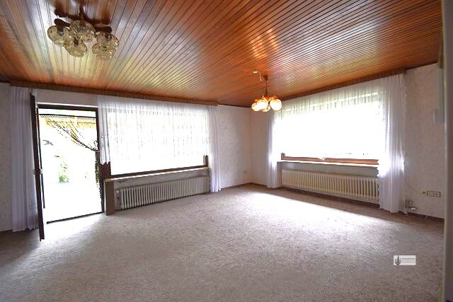 EFH für eine 4 köpfige Familie + Garage + Wintergarten + ausbaubares DG + Garten 3 zimmer