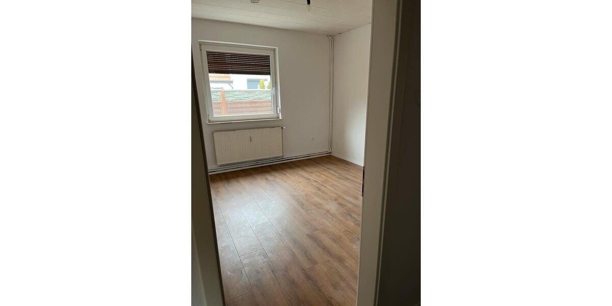Erdgeschoßwohnung Delmenhorst - 3 Zimmer, 90 m&sup2;, 1.100&euro; | Angebot:26183824