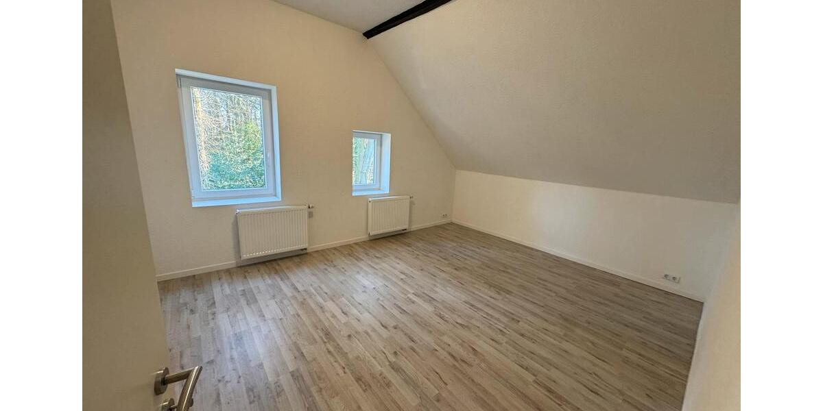 Etagenwohnung Jade - 2.5 Zimmer, 80 m&sup2;, 900&euro; | Angebot:26329684