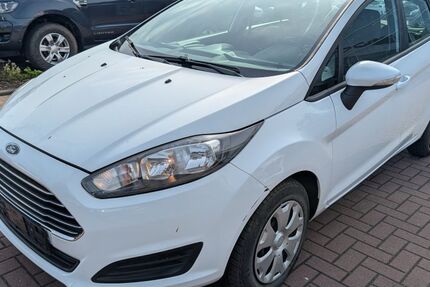 Ford Fiesta 171.610 km 3.900 &euro; Hude 27798