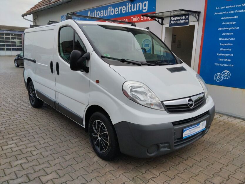 Opel Vivaro 237.285 km 7.599 € Jade 26349
