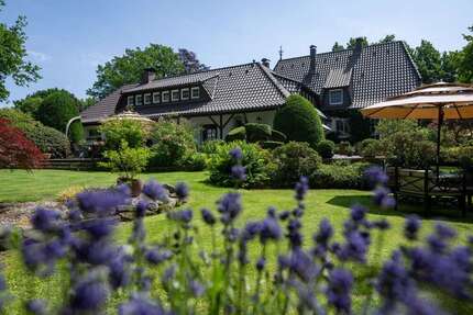 Haus Wiefelstede - 7 Zimmer, 357 m&sup2;, 1.190.000&euro; | Angebot:21689783