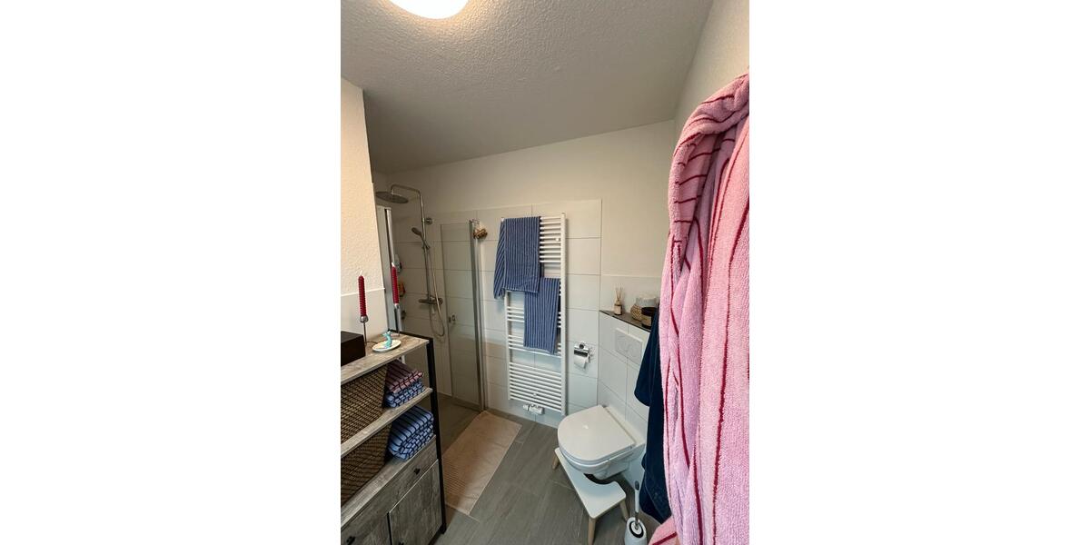 Lichtdurchflutete 2(ggf.3)-Zimmer-Wohnung mit Carport und Garten 2 zimmer