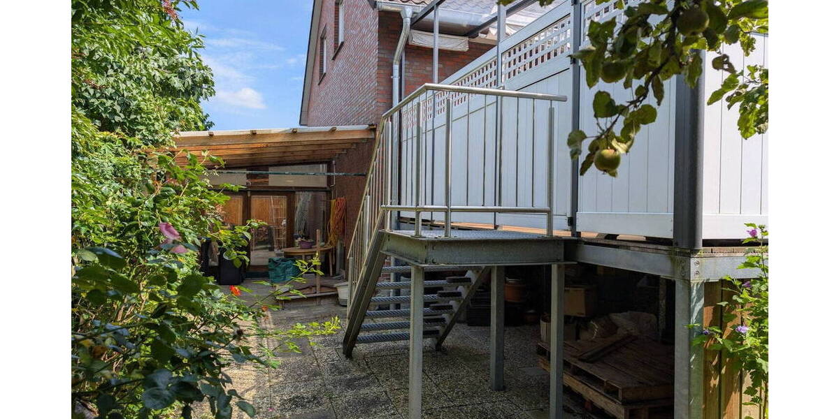 Mehrfamilienhaus, Wohnhaus Varel - 7 Zimmer, 212 m&sup2;, 339.000&euro; | Angebot:26070425