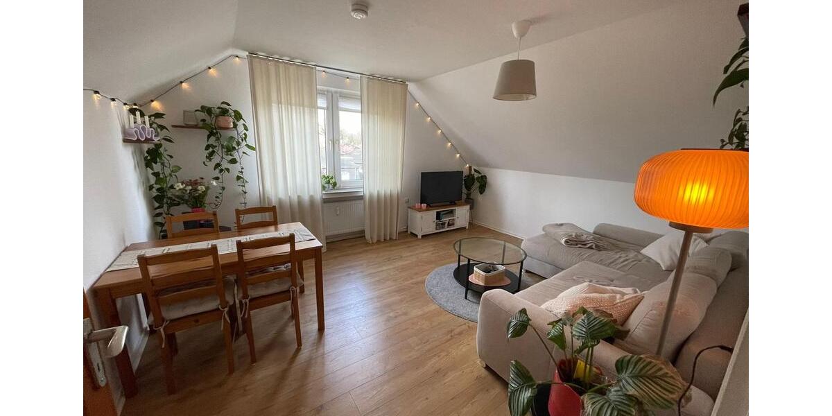 Dachgeschoßwohnung Oldenburg Eversten - 2.5 Zimmer, 58 m&sup2;, 800&euro; | Angebot:26268007