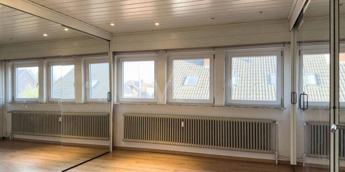 Mehrfamilienhaus, Wohnhaus Hatten Sandkrug I - 7 Zimmer, 229 m&sup2;, 469.000&euro; | Angebot:26930422