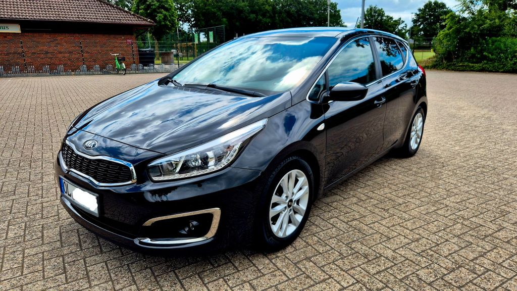 Kia ceed / Ceed 83.000 km 9.500 &euro; Oldenburg 26129