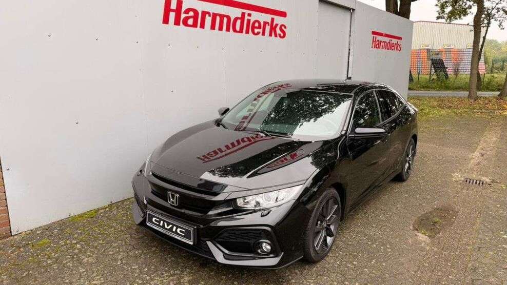 Honda Civic 97.130 km 15.750 € Oldenburg 26125