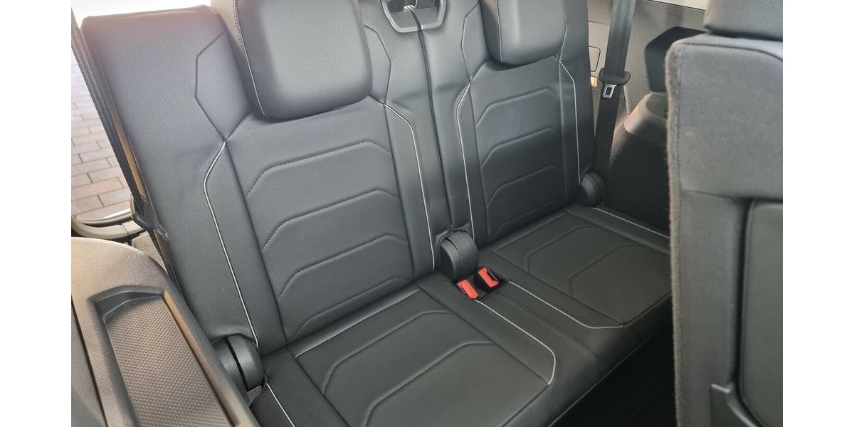 VW Tiguan Allspace LED AHK VIC 7-Sitze Memory Leder 117.700 km 27.850 &euro; Garrel 49681