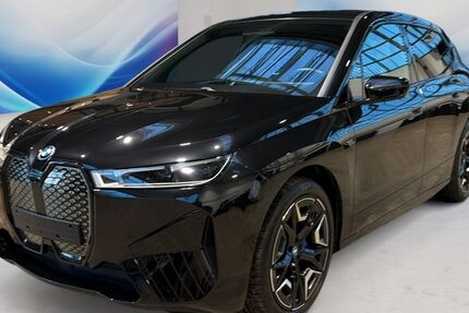 BMW iX 25.300 km 51.990 € Oldenburg 26125