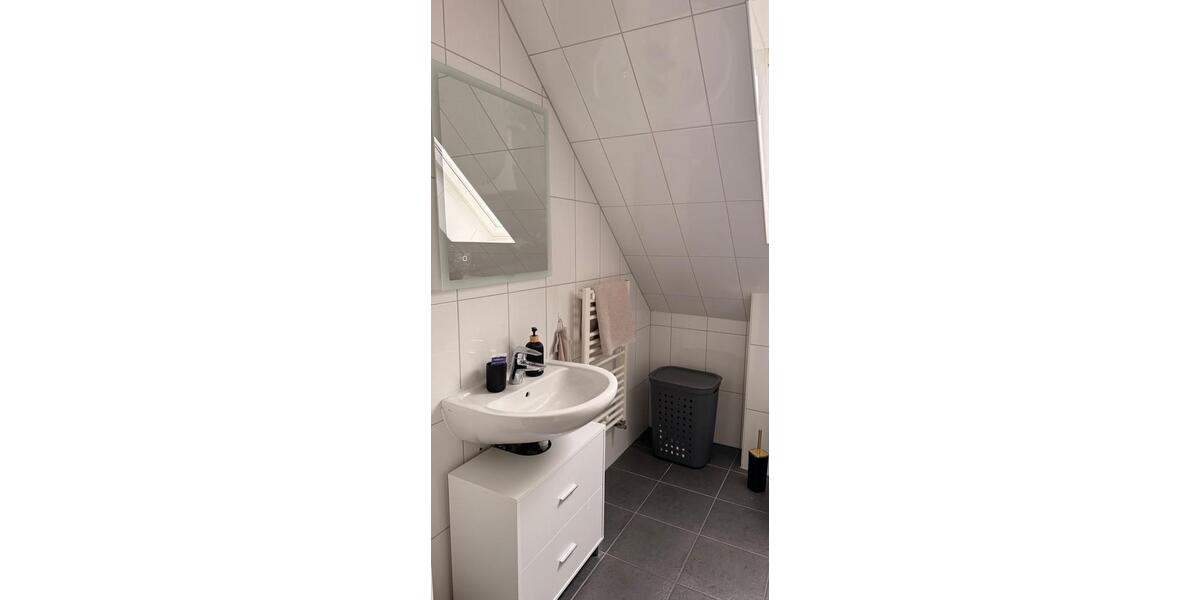 Dachgeschoßwohnung Delmenhorst - 2.5 Zimmer, 77 m&sup2;, 182.000&euro; | Angebot:26795656