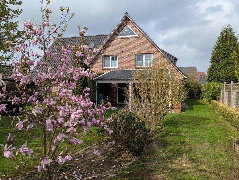 geräumige Erdgeschoßwohnung mit Sonnenterrasse und Garten